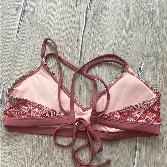 Xhilaration Pink Bikini Top - Picture 2 of 4